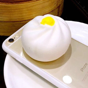 求推荐一位女明星,年轻漂亮玩得开就行 求推荐一位女明星,年轻漂亮玩得开就行