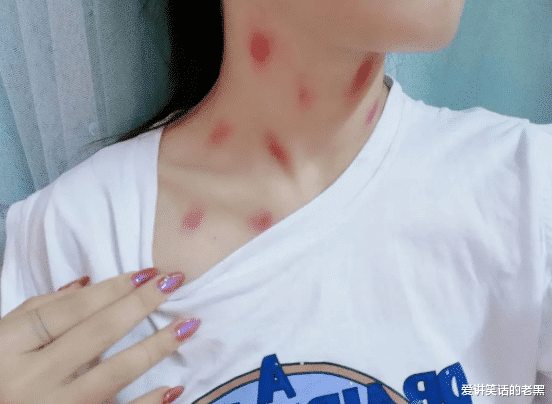 “女老板出差时的尴尬照片,我提醒她会被开除吗?”哈哈哈为啥只带你出差 “女老板出差时的尴尬照片,我提醒她会被开除吗?”哈哈哈为啥只带你出差