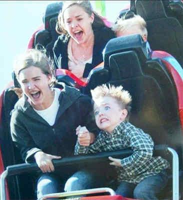 这孩子都要吓傻了 这孩子都要吓傻了