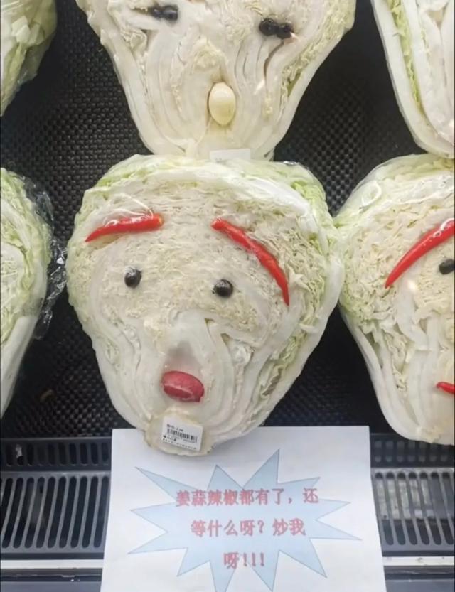 “这裙子遮不完胸啊!”对不起,原来是我穿反了… “这裙子遮不完胸啊!”对不起,原来是我穿反了…