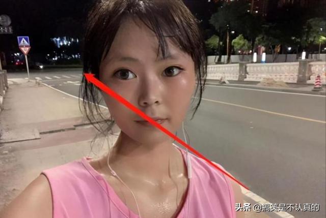 姑娘,你这是裤子还是裙子啊?太有个性了,走在街上回头率太高了 姑娘,你这是裤子还是裙子啊?太有个性了,走在街上回头率太高了