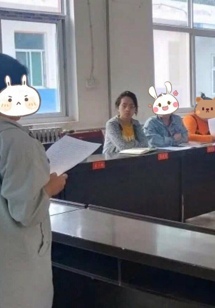 “刚上任时的美女老师,经过一年的锤炼,最终还是花容失色了”哈哈 “刚上任时的美女老师,经过一年的锤炼,最终还是花容失色了”哈哈