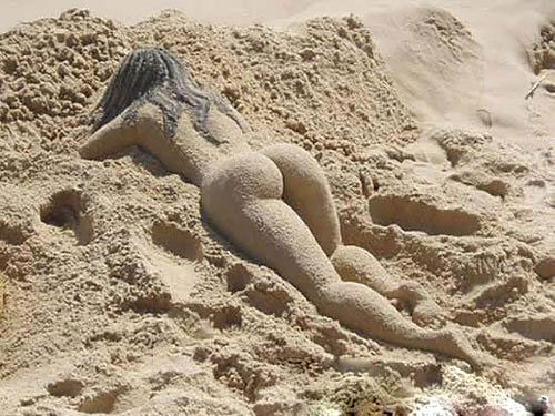 笑死人的沙滩魅影图片