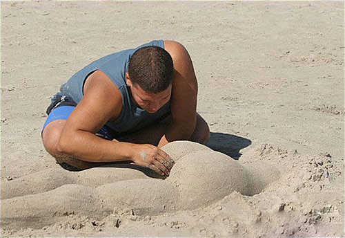 笑死人的沙滩魅影图片