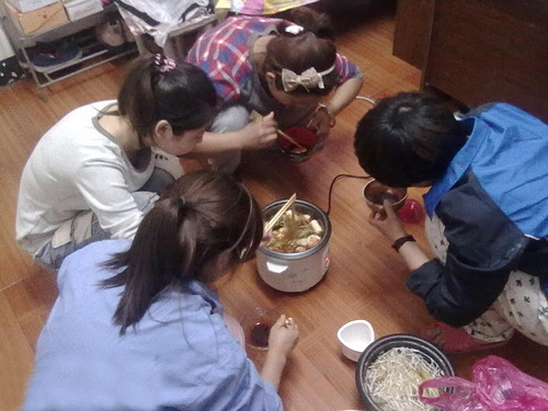 欢乐的青年屌丝们,每天都是星期天！