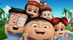 戴着眼镜的小男孩。。