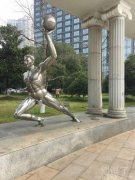 玩篮球的雕像。。。 玩篮球的雕像。。。