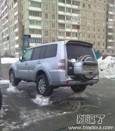 这是下了多大的雪呢 这是下了多大的雪呢