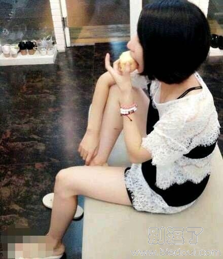 女汉子吃东西真霸气 女汉子吃东西真霸气