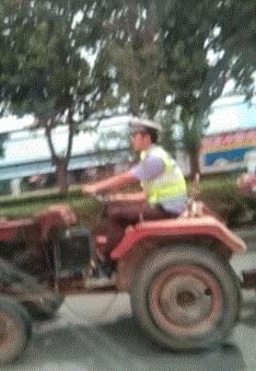 “被女友绿了以后,她赔了我一个新的女友”哈哈哈哈哈还能有这种操作? “被女友绿了以后,她赔了我一个新的女友”哈哈哈哈哈还能有这种操作?