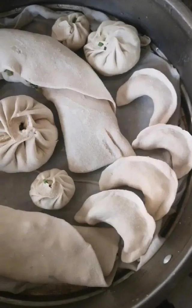 “听说女生穿裙子里面是这样的?”哈哈哈哈哈这是真的嘛 “听说女生穿裙子里面是这样的?”哈哈哈哈哈这是真的嘛