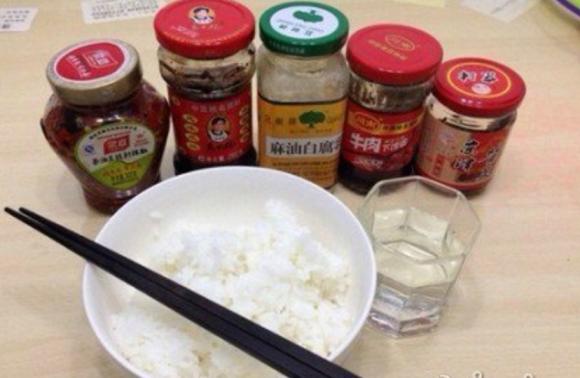 搞笑段子：五菜一汤生活不错吧