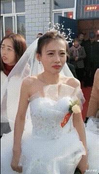 “女友闺蜜喊我去唱歌,如今穿成这样谁能顶住啊”哈哈哈哈表演的时刻到了 “女友闺蜜喊我去唱歌,如今穿成这样谁能顶住啊”哈哈哈哈表演的时刻到了