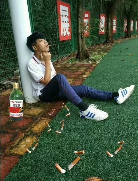 PS搞笑恶搞:求大神把我P的成熟一点,太清纯了! PS搞笑恶搞:求大神把我P的成熟一点,太清纯了!