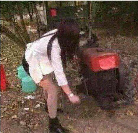 妹纸你穿成这样来干活,你老公放心吗? 妹纸你穿成这样来干活,你老公放心吗?