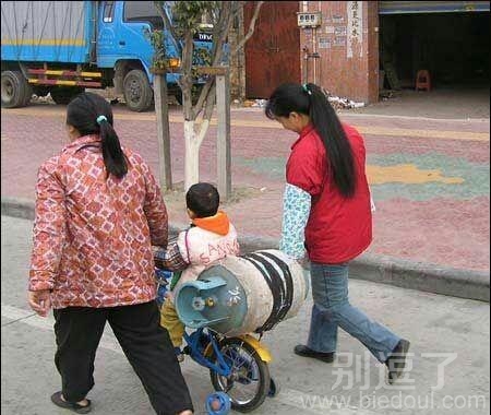 这个小车有点超重了吧 这个小车有点超重了吧