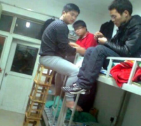 这是在玩什么呢？围观也这么霸道吗？