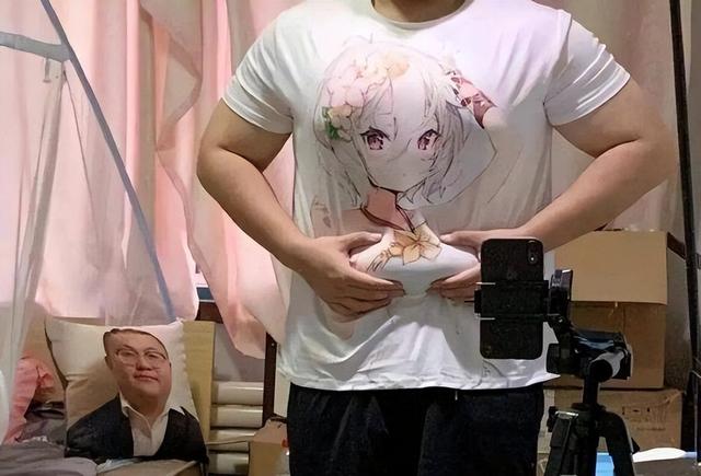 搞笑囧图:住高层睡觉要拉窗帘的原因,结个婚犹如渡劫 搞笑囧图:住高层睡觉要拉窗帘的原因,结个婚犹如渡劫