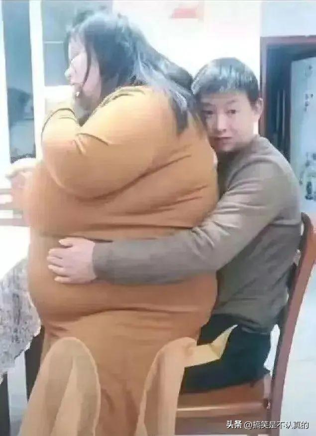 现在的衣服太奇怪了,妹子穿成这样还好意思出门?太尴尬了吧 现在的衣服太奇怪了,妹子穿成这样还好意思出门?太尴尬了吧