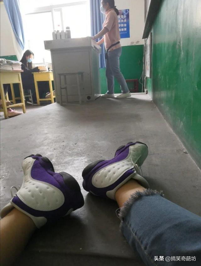 淡定的伴娘,抢了新娘的风头 淡定的伴娘,抢了新娘的风头