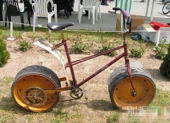 看我新型的自行车 看我新型的自行车