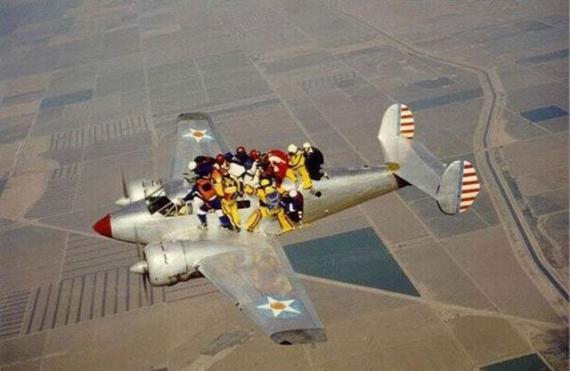 天空能发生什么事情呢？天空中什么事情都会发生！