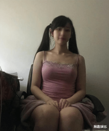 “媳妇聚会回来,手和膝盖摔成这样了。”网友的评论太皮了吧哈哈哈哈 “媳妇聚会回来,手和膝盖摔成这样了。”网友的评论太皮了吧哈哈哈哈