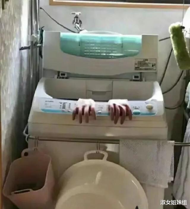 “从女朋友的包里发现这个,是干什么用的?哈哈哈哈...” “从女朋友的包里发现这个,是干什么用的?哈哈哈哈...”