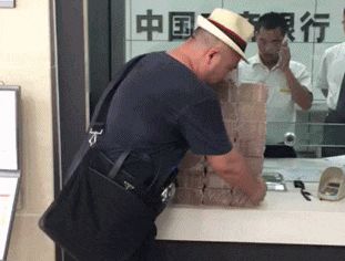 “女朋友趁着我喝醉,和我兄弟当面把我给绿了…”哈哈哈哈哈人艰不拆 “女朋友趁着我喝醉,和我兄弟当面把我给绿了…”哈哈哈哈哈人艰不拆