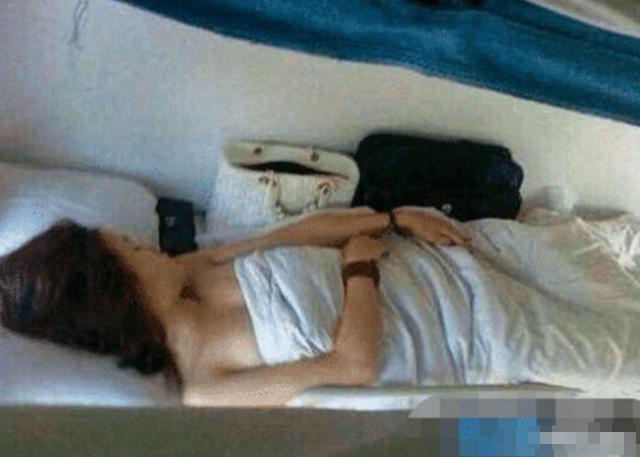 “坐火车时遇到的妹子,我要怎么才能吸引她的注意?”哈哈哈哈神评太亮了! “坐火车时遇到的妹子,我要怎么才能吸引她的注意?”哈哈哈哈神评太亮了!
