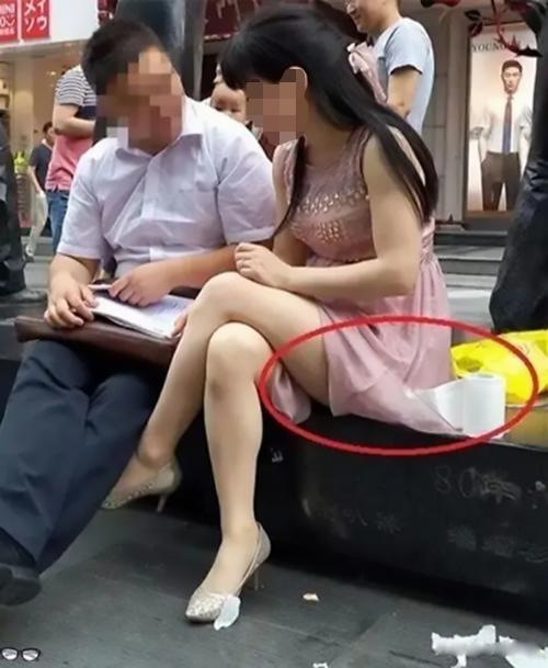 如果不是亲眼看见,我是真不敢相信居然有人在公园干这事,好尴尬呀! 如果不是亲眼看见,我是真不敢相信居然有人在公园干这事,好尴尬呀!