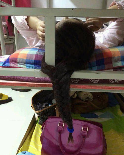 室友让我帮她边个辫子