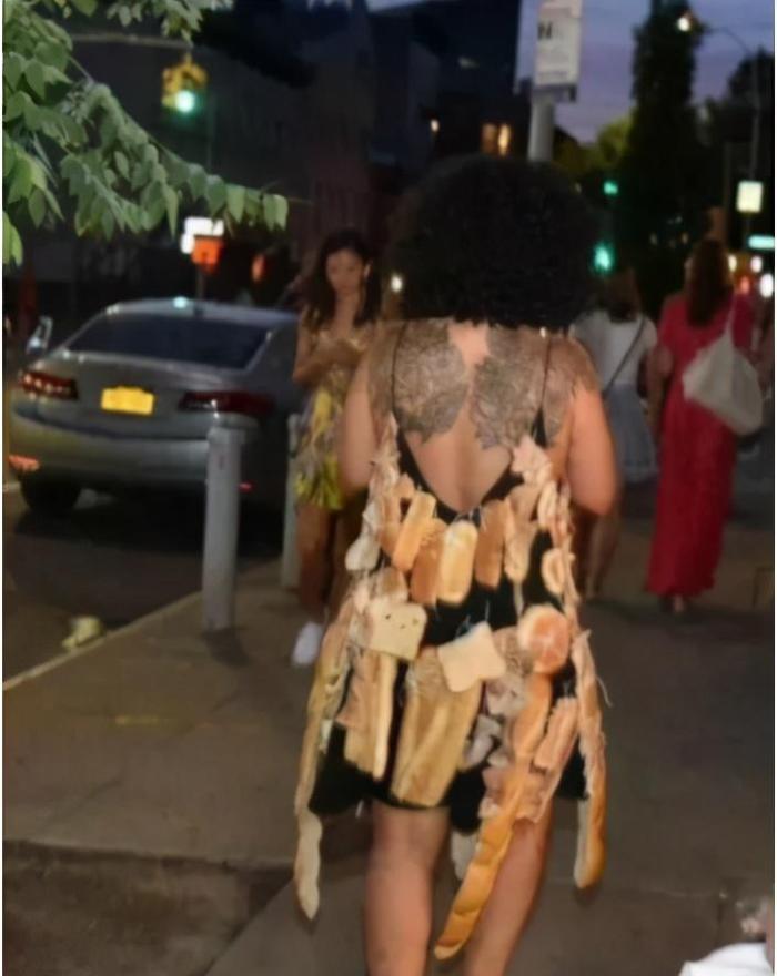 “去兄弟家吃饭,看到嫂子下厨后,突然觉得喜欢上嫂子了怎么办?”哈哈哈哈 “去兄弟家吃饭,看到嫂子下厨后,突然觉得喜欢上嫂子了怎么办?”哈哈哈哈