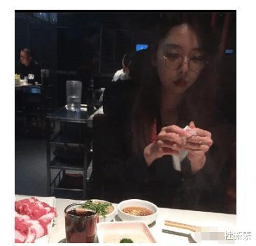 “这是女友出差发来的照片,老爸看后劝我分手”到底怎么了呢 “这是女友出差发来的照片,老爸看后劝我分手”到底怎么了呢