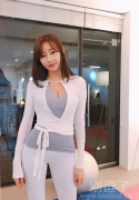 这美女是瑜伽老师