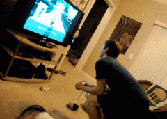 汪：别怪我，是你踩得我