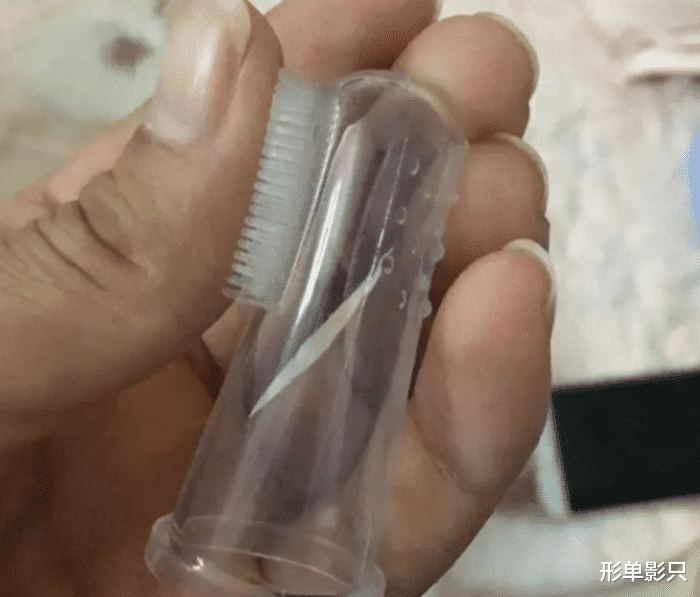 “今天捡了一部手机,这个女主人应该是个富婆吧,我该怎么办呢?”哈哈哈 “今天捡了一部手机,这个女主人应该是个富婆吧,我该怎么办呢?”哈哈哈