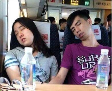 “为什么女生穿这种衣服不会掉下来?”这让我疑惑,哈哈哈尴尬了 “为什么女生穿这种衣服不会掉下来?”这让我疑惑,哈哈哈尴尬了