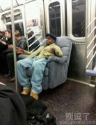 至尊版座椅，看这表情