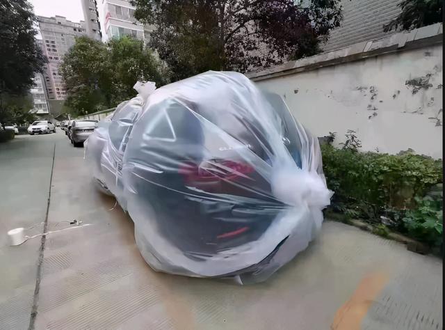 千万别让男人帮你挑泳衣,这样的泳衣你扛得住吗?哈哈哈太逗了 千万别让男人帮你挑泳衣,这样的泳衣你扛得住吗?哈哈哈太逗了