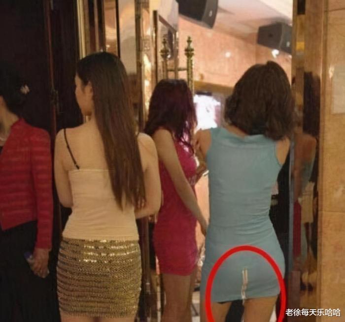 “每次路过这条街的时候,小姐姐都会热情跟我打招呼!”她们是做什么的哈哈哈 “每次路过这条街的时候,小姐姐都会热情跟我打招呼!”她们是做什么的哈哈哈