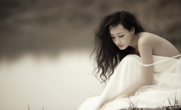 美.....美女表情很到位
