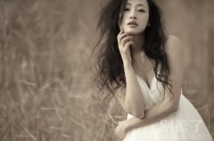 纠结，想什么呢美女