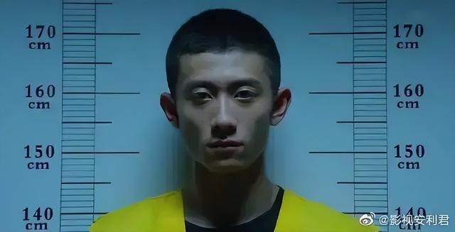 不小心把内衣穿反了,这操作太社死了哈哈哈哈哈 不小心把内衣穿反了,这操作太社死了哈哈哈哈哈