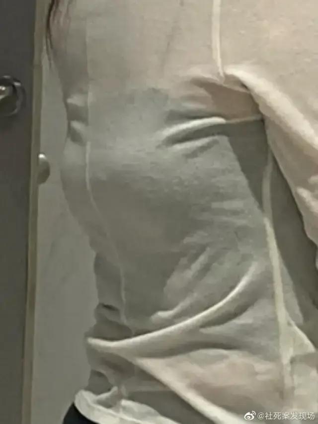 不小心把内衣穿反了,这操作太社死了哈哈哈哈哈 不小心把内衣穿反了,这操作太社死了哈哈哈哈哈