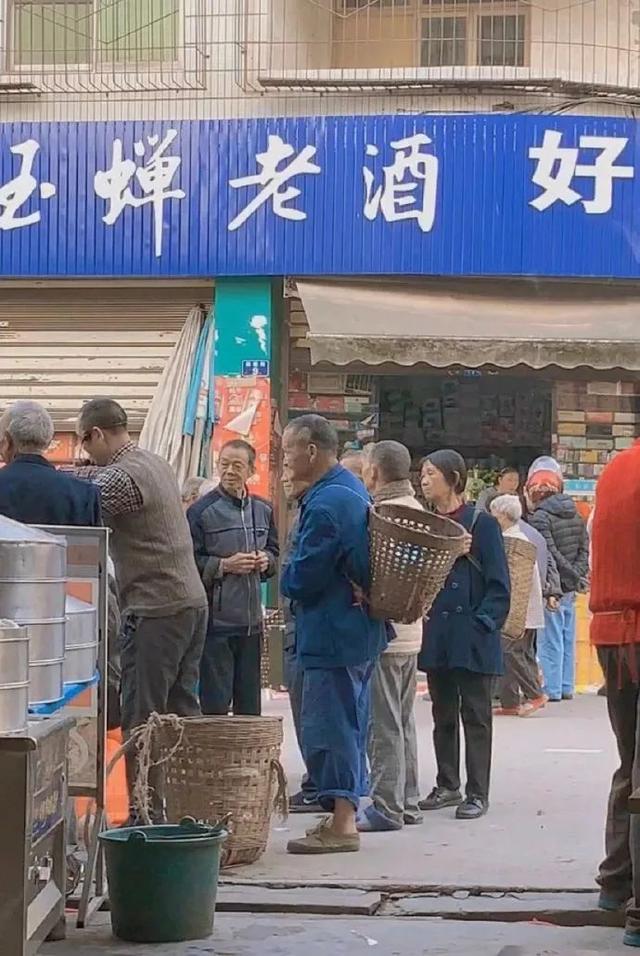 “朋友圈新型炫富技巧”非常实用,赶紧来学哈哈哈哈哈哈哈 “朋友圈新型炫富技巧”非常实用,赶紧来学哈哈哈哈哈哈哈