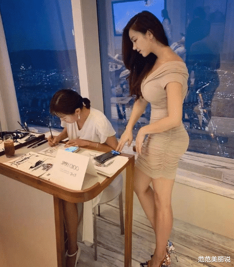 “弟弟的女同学才上初一就这么早熟?”哇哈哈哈真自卑了 “弟弟的女同学才上初一就这么早熟?”哇哈哈哈真自卑了