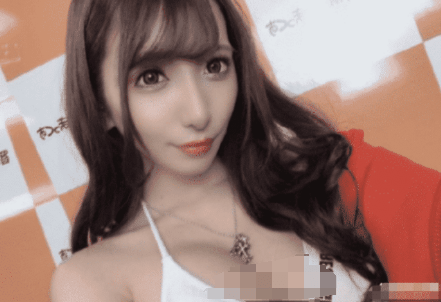小姐姐脖子上的链子太个性,长得好看果然任性啊!啥都能驾驭的了哈哈哈! 小姐姐脖子上的链子太个性,长得好看果然任性啊!啥都能驾驭的了哈哈哈!
