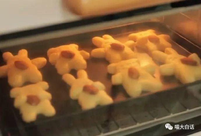 大侠后宫:“不小心目击兄弟女友出轨现场...”哈哈哈哈哈黑色的字越看越绿!! 大侠后宫:“不小心目击兄弟女友出轨现场...”哈哈哈哈哈黑色的字越看越绿!!