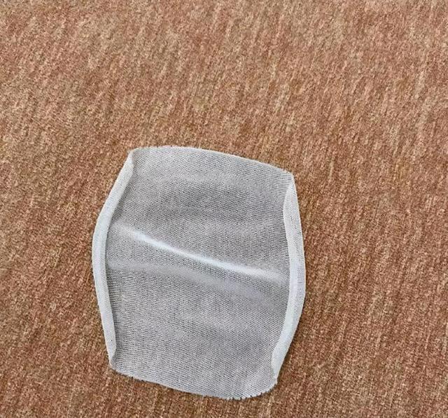 “我弟弟才13岁,今天在他床底下发现这个,还有救吗?”哈哈哈 “我弟弟才13岁,今天在他床底下发现这个,还有救吗?”哈哈哈